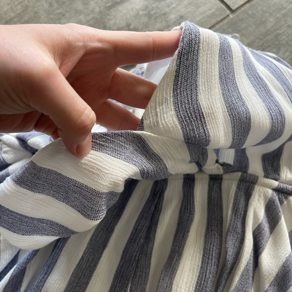 Striped ruffle romper - Picture 6 of 7